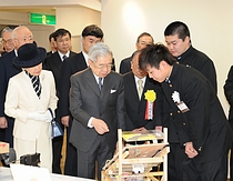 内閣総理大臣賞（遠藤啄郎さん、熊田貴大さん）