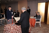 発明協会会長賞（高橋瑞穂さん）